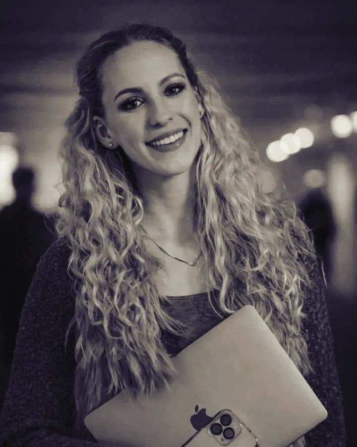 Sophie, AI Content Managerin bei Engine Native